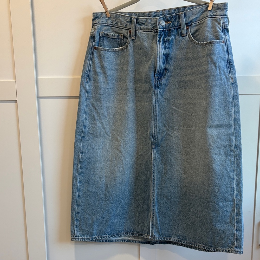 Old Navy NWOT HIgh Rise Secret Pockets Denim Midi Skirt